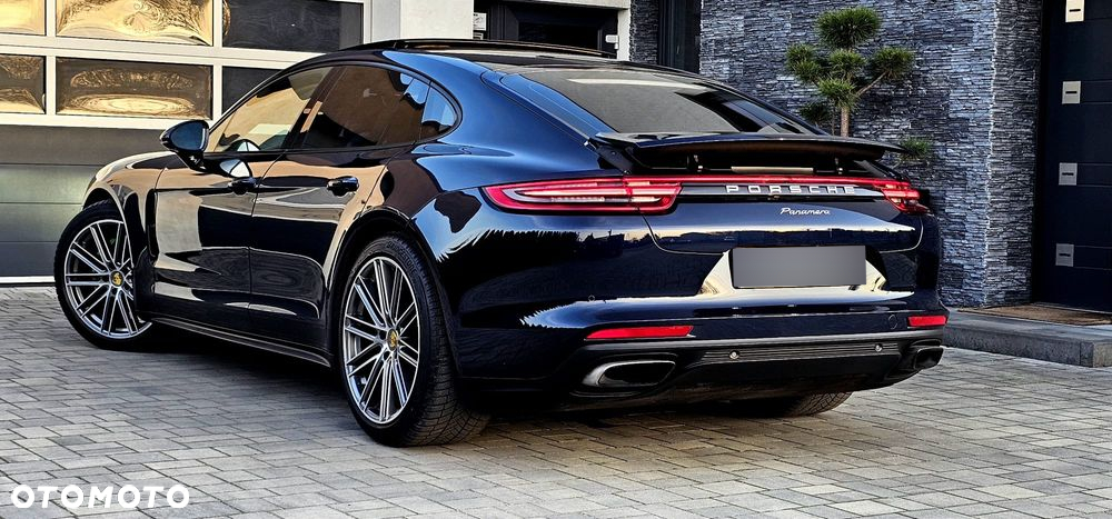 Porsche Panamera Standard - 2
