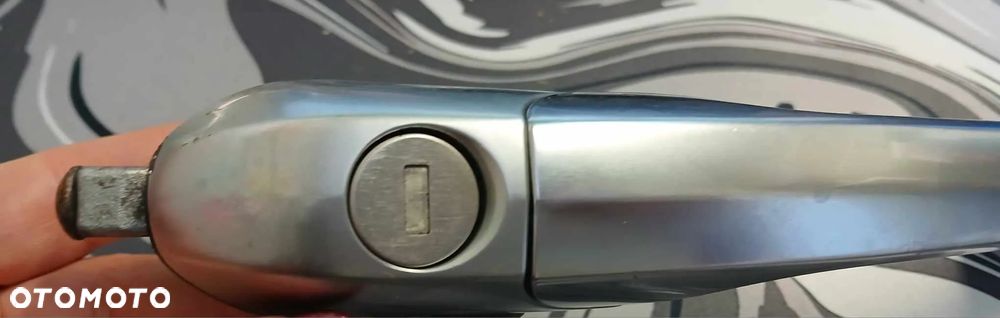 Alfa Romeo 147 Klamka lewa zewnetrzna - 1