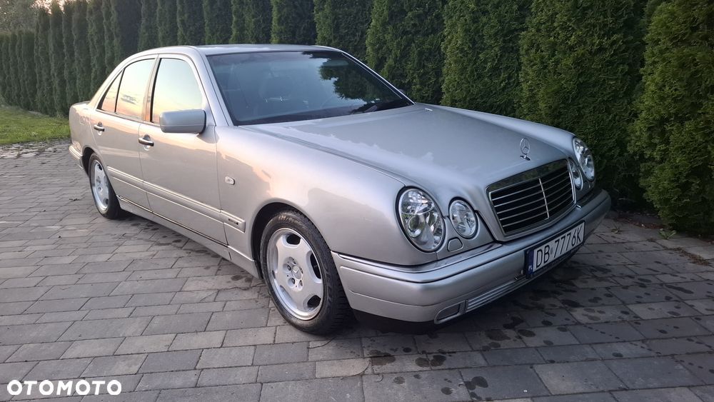 Mercedes-Benz Klasa E 300 TD Avantgarde - 1