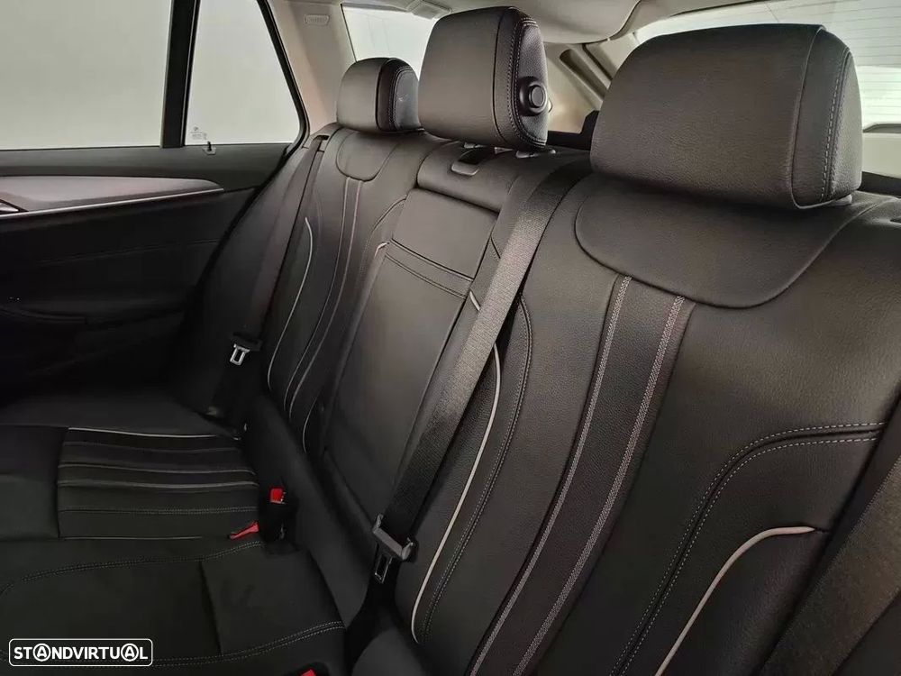 BMW 520 e Line Luxury - 40