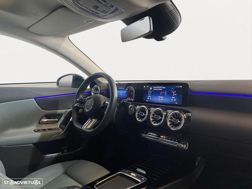 Mercedes-Benz CLA 250 e Shooting Brake AMG Line - 11