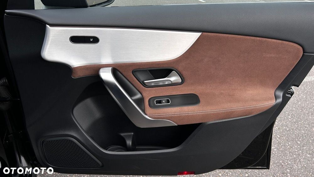 Mercedes-Benz Klasa A 180 AMG Line 7G-DCT - 21