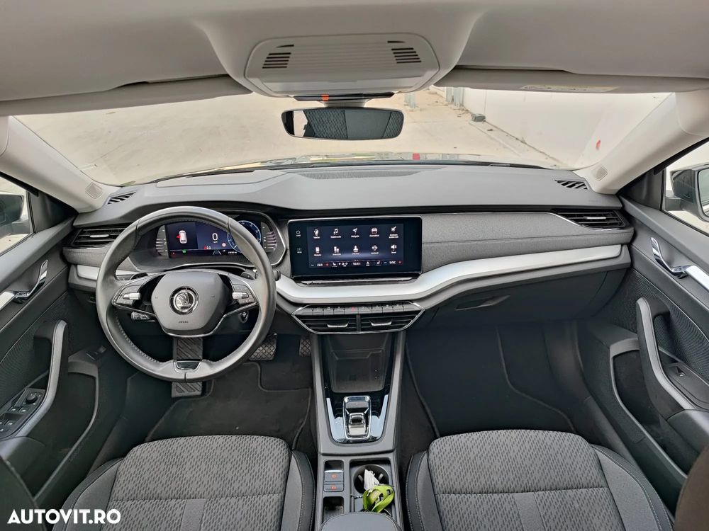 Skoda Octavia Combi 2.0 TDI DSG Edition - 7