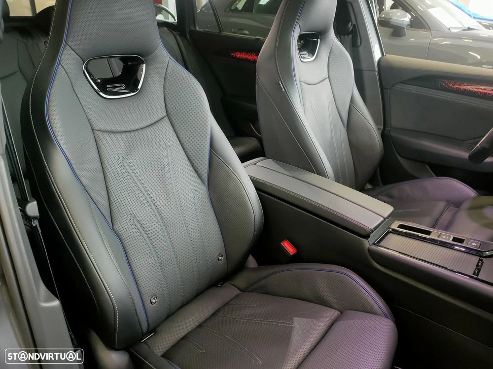 VW Passat Variant 2.0 TDI R-Line DSG - 13