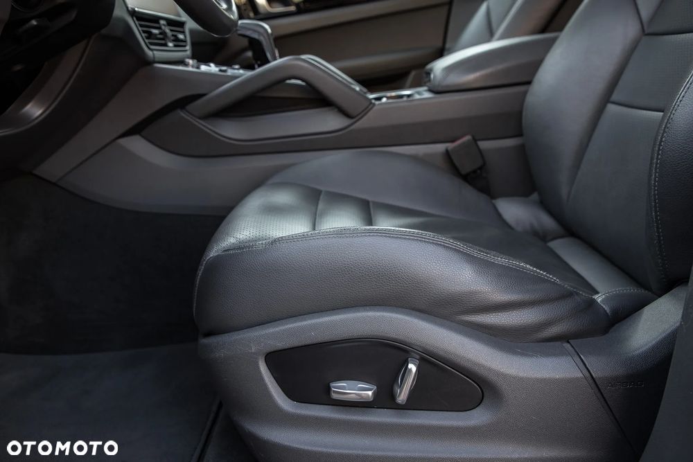 Porsche Cayenne Platinum Edition - 7