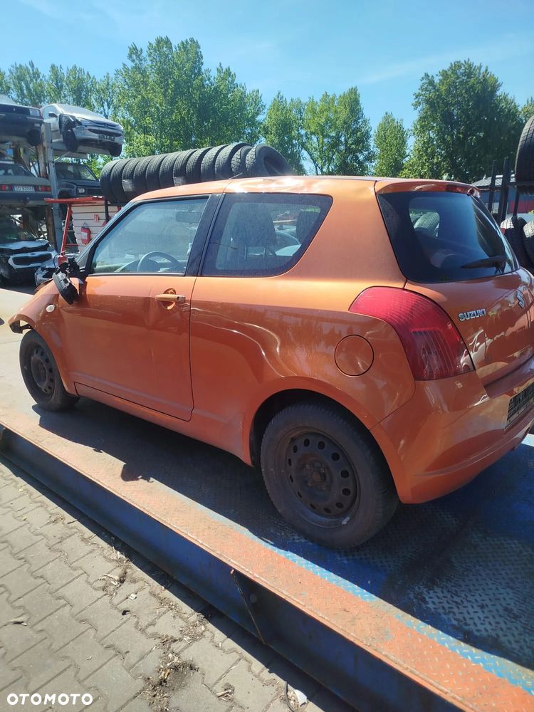 Suzuki Swift na części. - 9
