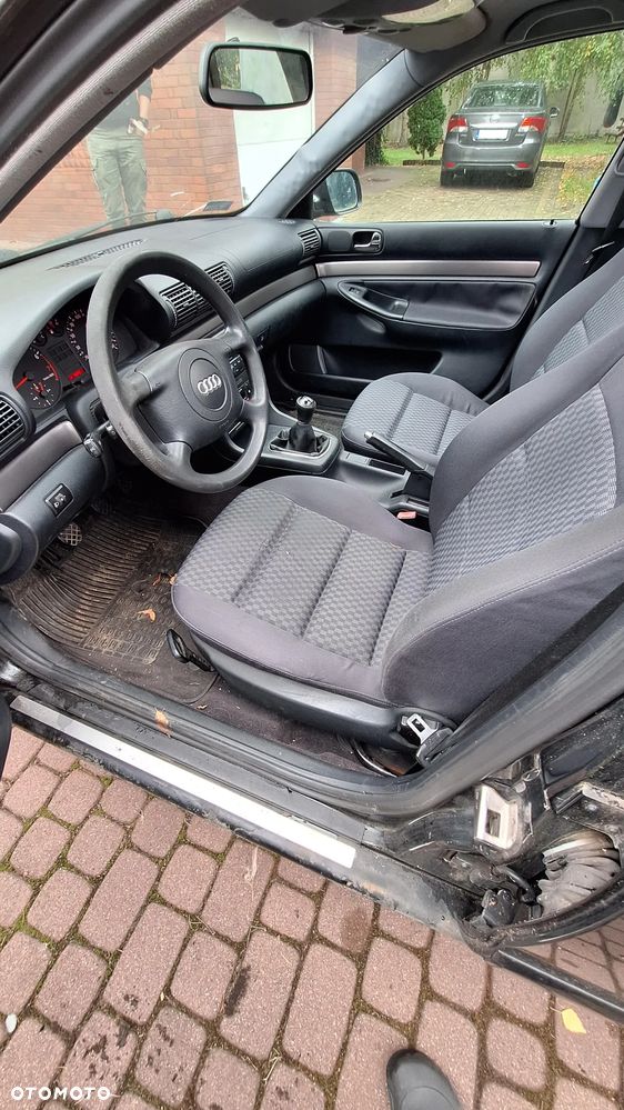 Audi A4 Limousine - 8