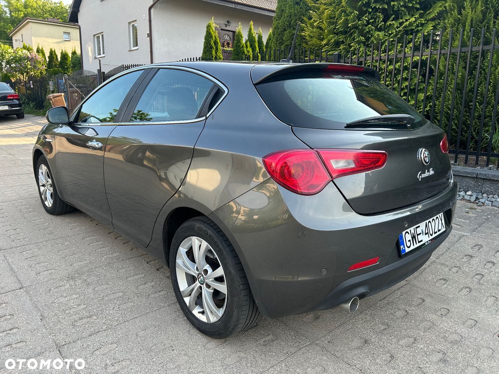 Alfa Romeo Giulietta 1.6 JTDM 16V Turismo - 2