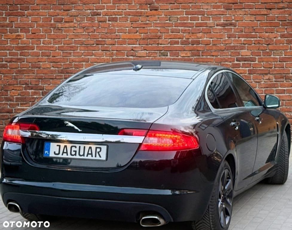 Jaguar XF 2.7 V6 D Premium Luxury - 4