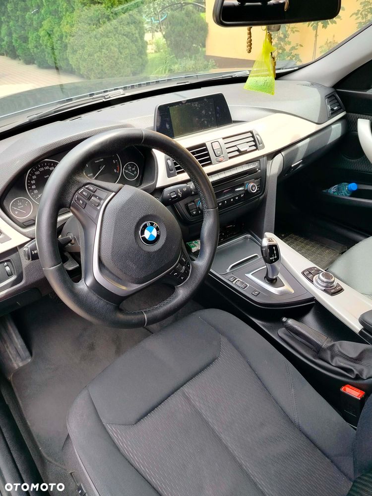 BMW Seria 3 320d - 8