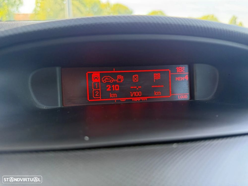 Peugeot 308 1.6 HDi Executive - 13
