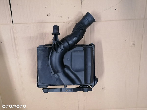 OBUDOWA FILTRA POWIETRZA CORSA C 1.2