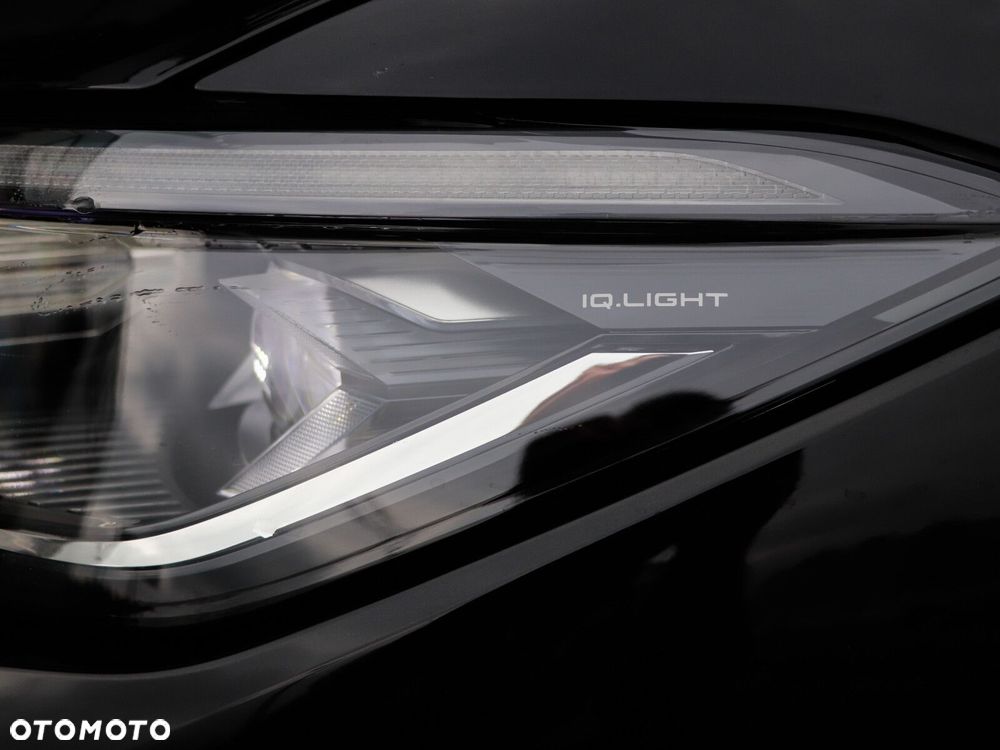 Volkswagen Passat - 11