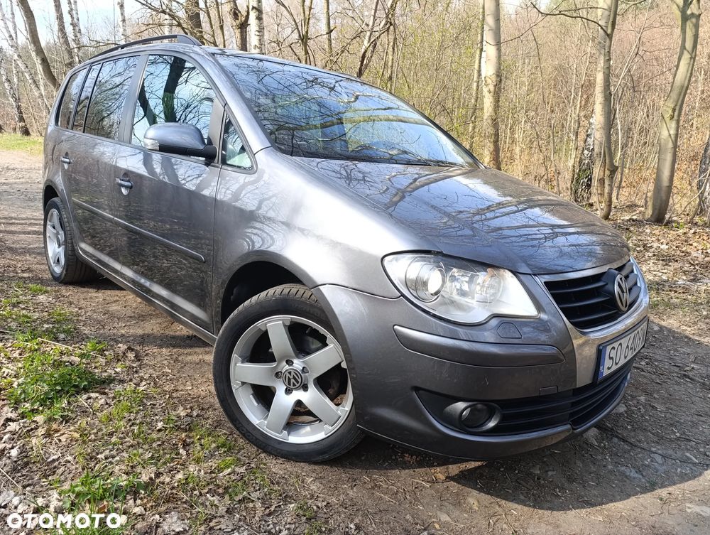 Volkswagen Touran - 4