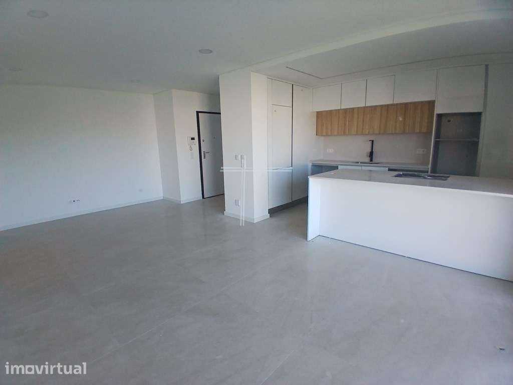 Apartamento T2, com parqueamento para 2 carros e arrecadação - Quin... - Grande imagem: 2/22