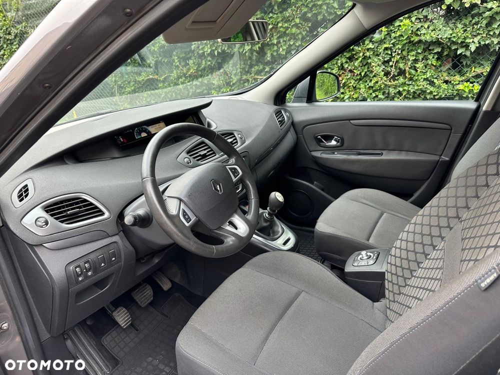Renault Grand Scenic - 8
