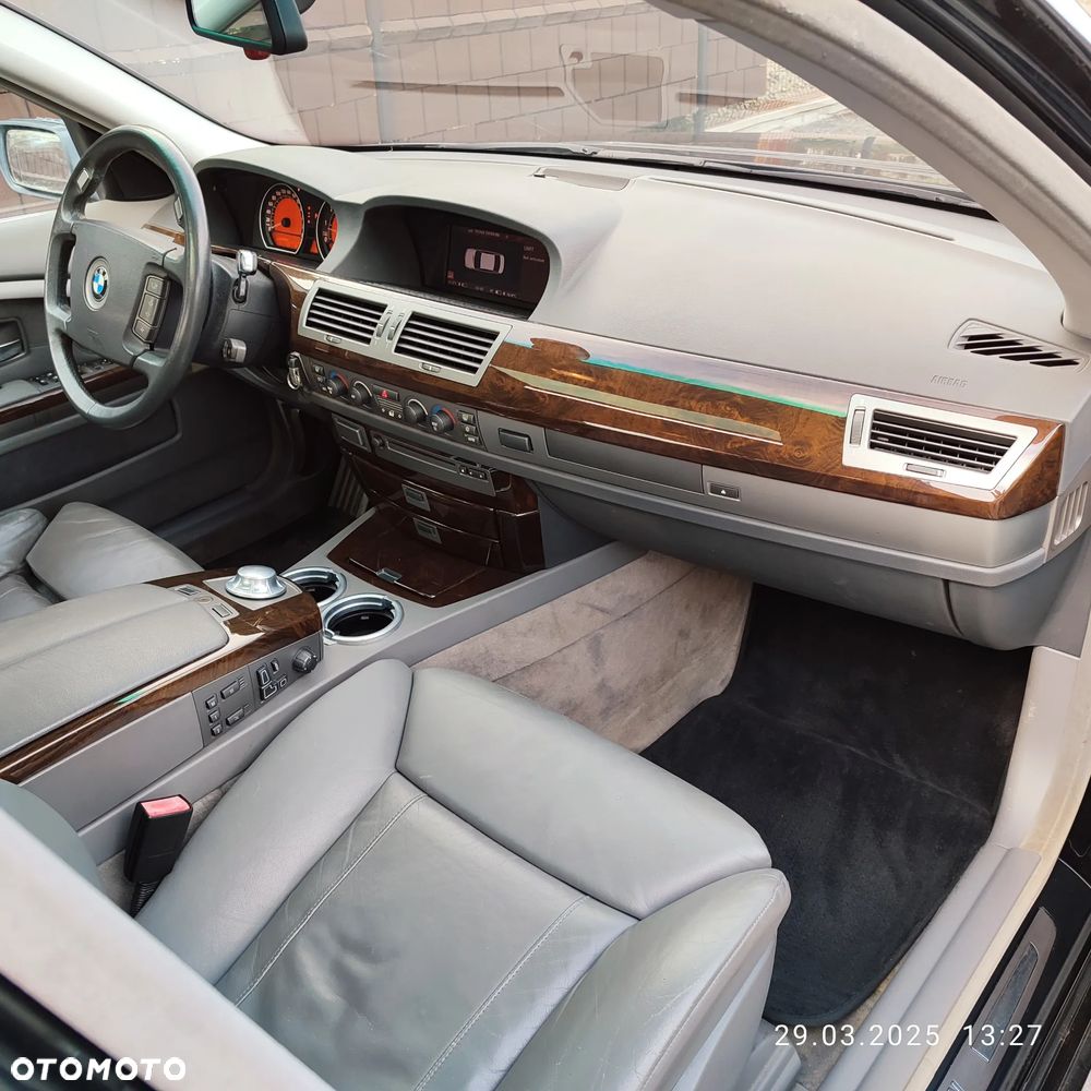 BMW Seria 7 745i - 7