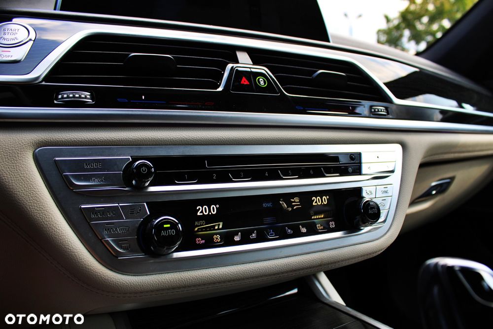 BMW Seria 7 750d xDrive - 24
