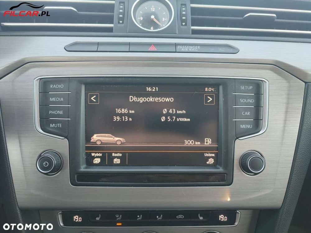 Volkswagen Passat - 15