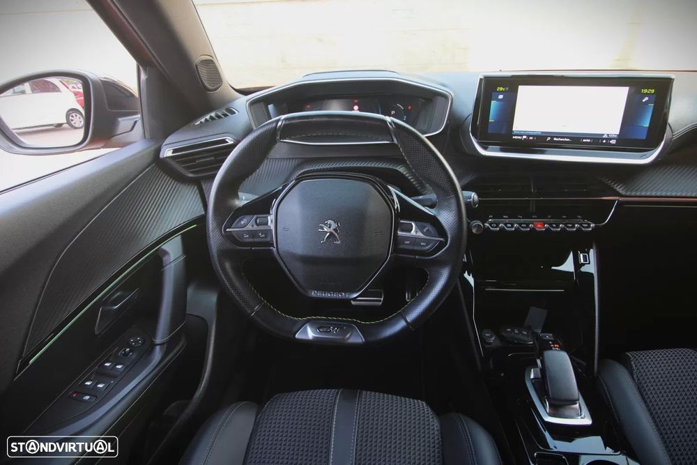 Peugeot e-2008 - 13