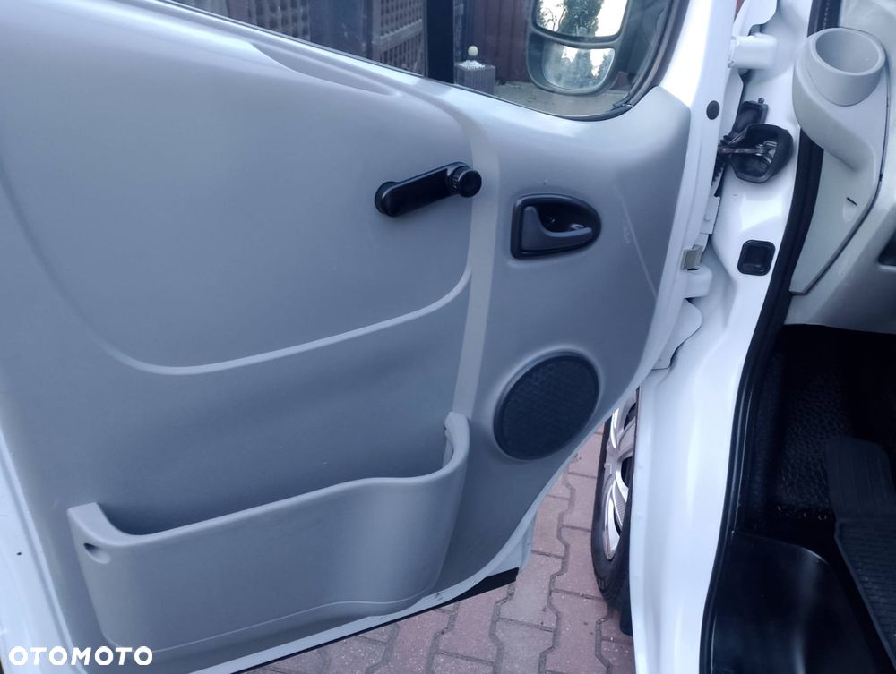 Opel Vivaro - 11