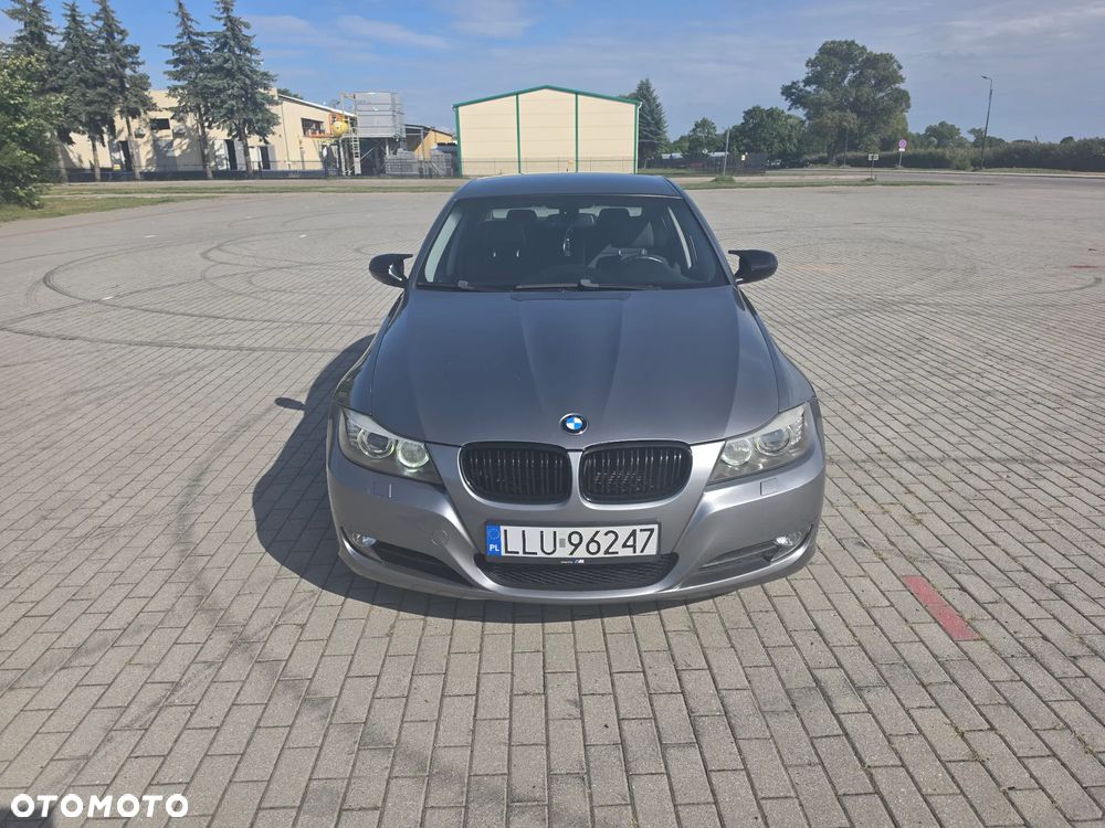 BMW Seria 3 320d xDrive DPF - 1