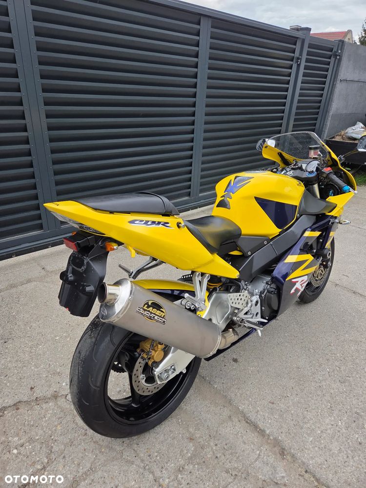 Honda CBR - 3