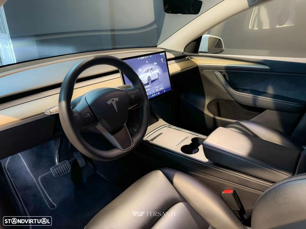 Tesla Model Y Long Range Dual Motor AWD - 6