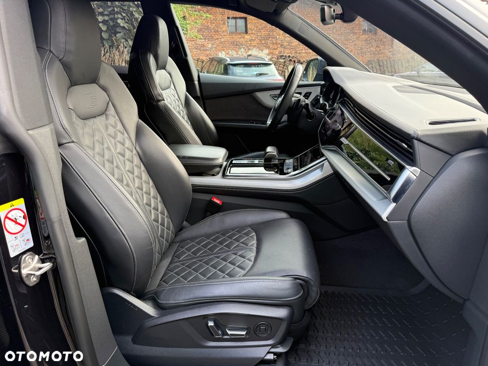 Audi Q8 - 10