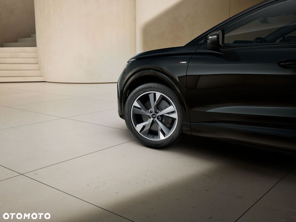 Audi Q4 e-tron - 7