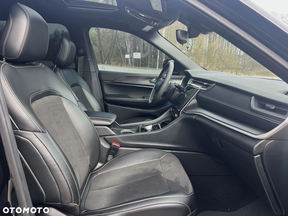 Jeep Grand Cherokee - 15