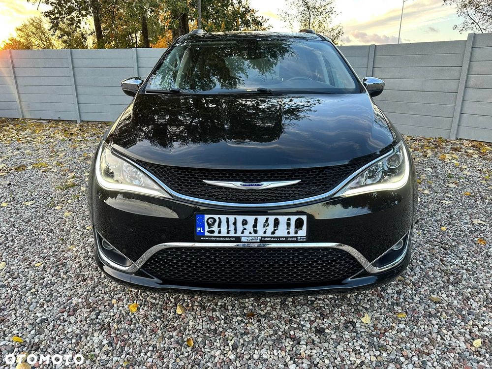 Chrysler Pacifica - 4