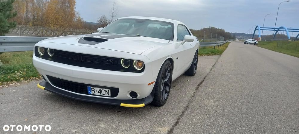 Dodge Challenger 5.7 R/T - 4
