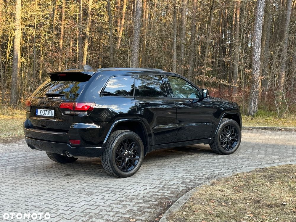 Jeep Grand Cherokee - 29