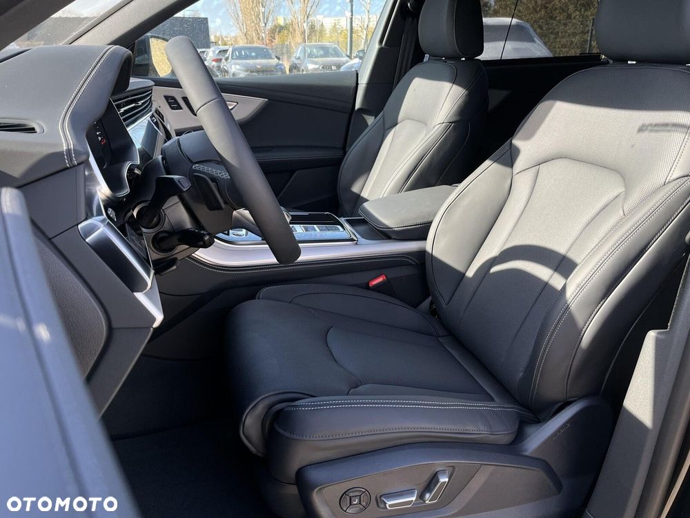 Audi Q8 - 14