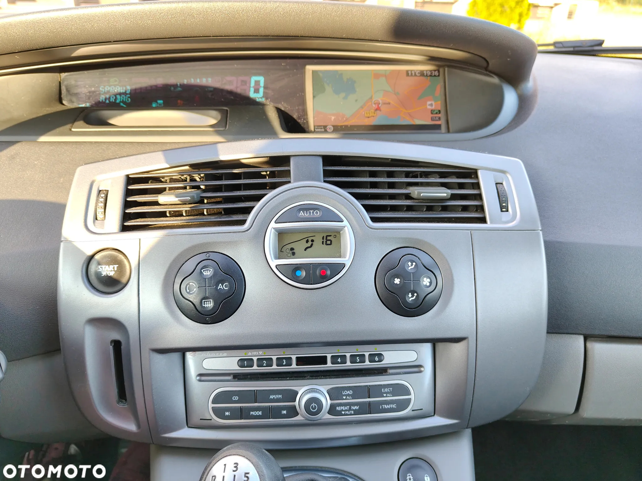 Renault Scenic 2.0 dCi Expression - 30