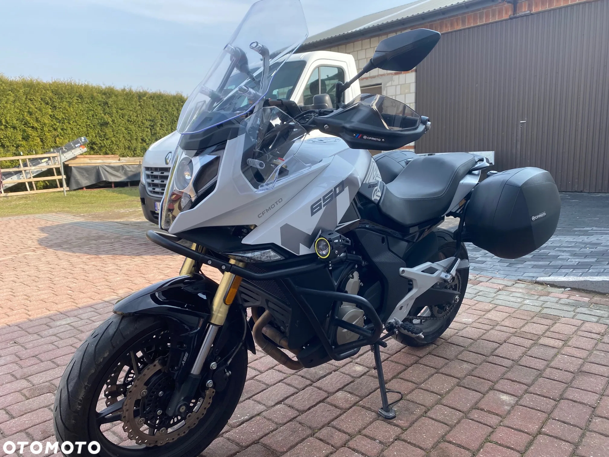 CFMoto 650 MT - 2