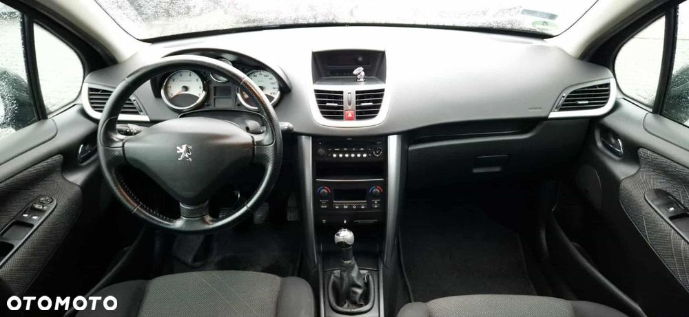 Peugeot 207 - 7