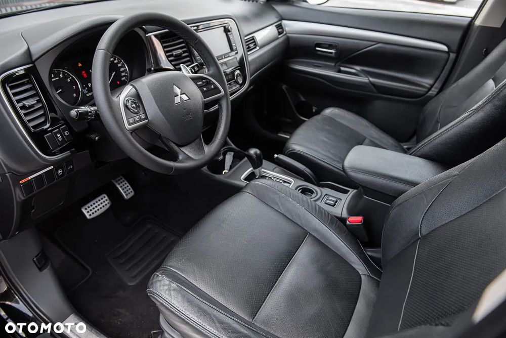 Mitsubishi Outlander - 15