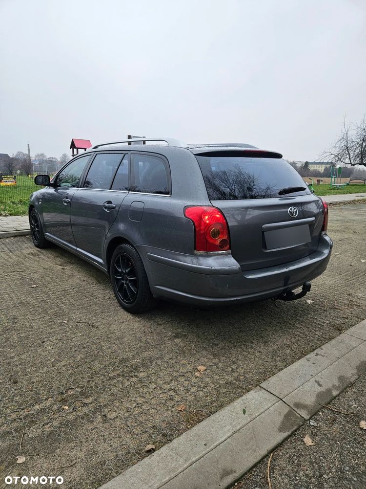 Toyota Avensis 2.0 D-4D Terra - 7