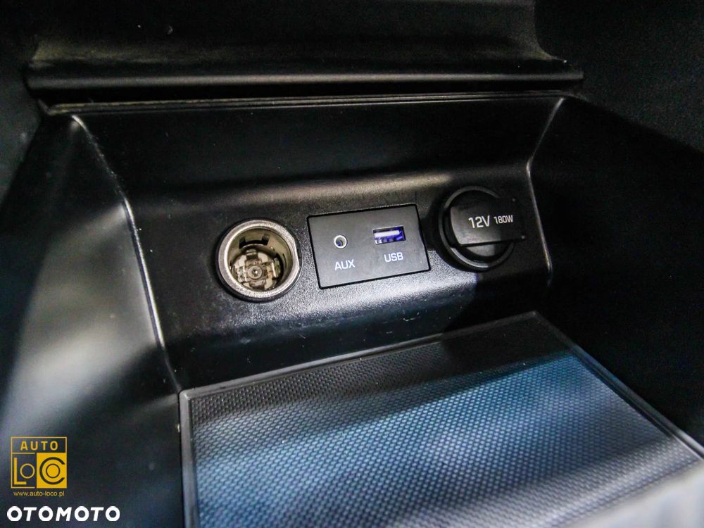 Hyundai Elantra 1.6 Comfort - 24