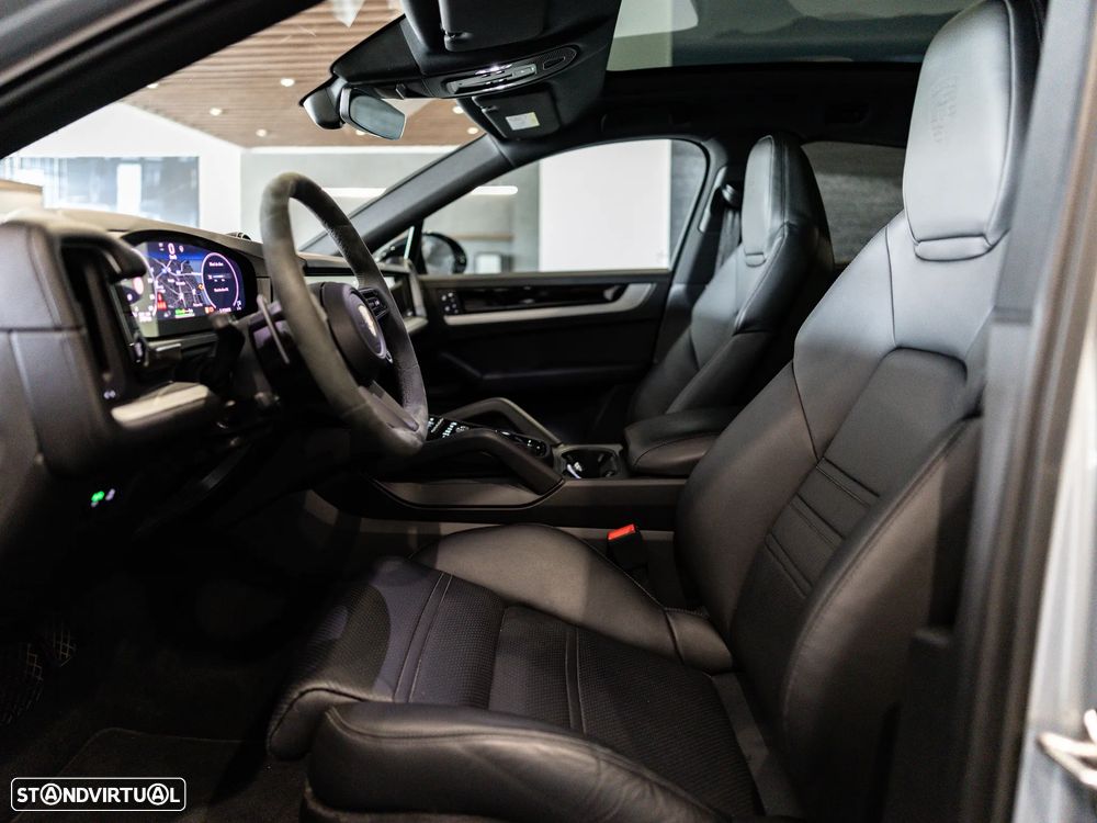 Porsche Cayenne Coupé E-Hybrid - 22