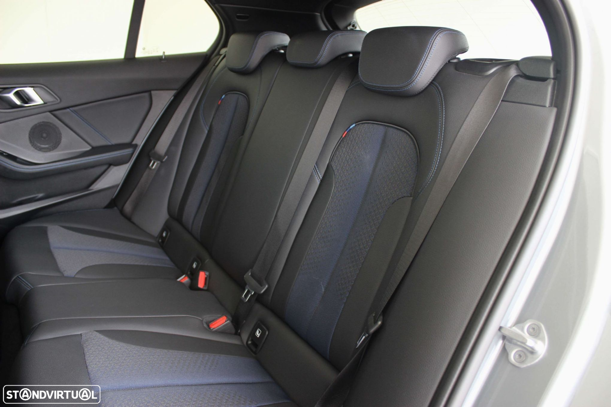 BMW 116 d Pack 50 anos M Auto - 8