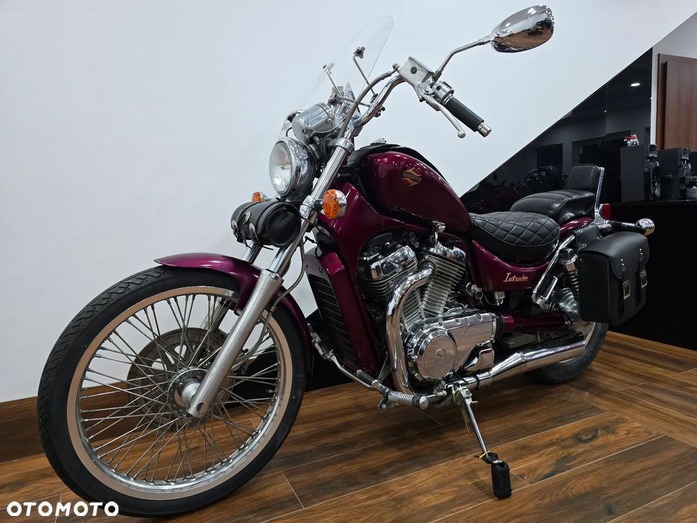 Suzuki Intruder - 16