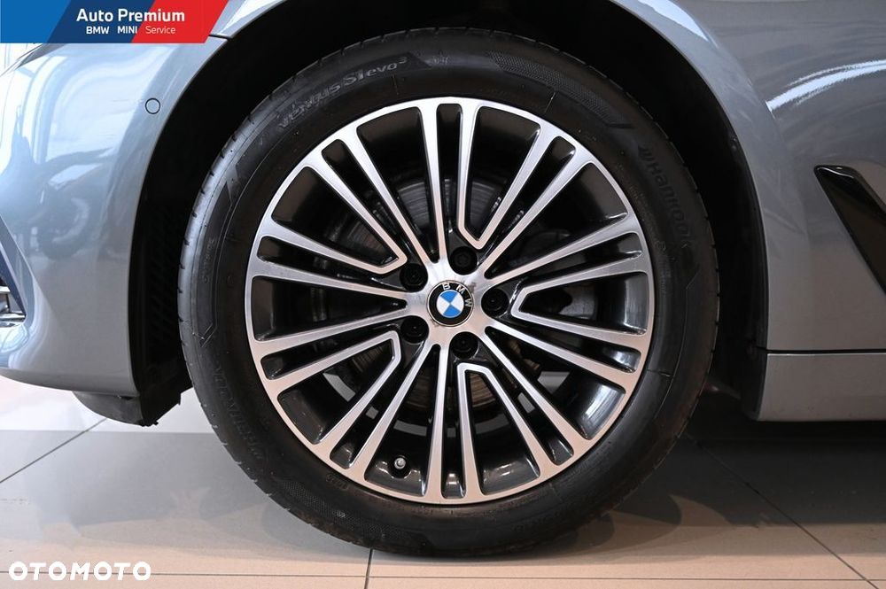 BMW Seria 5 520d xDrive - 22