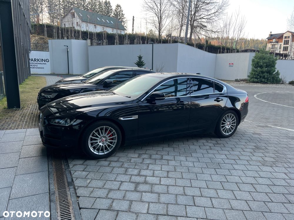 Jaguar XE 2.0 D Prestige - 40