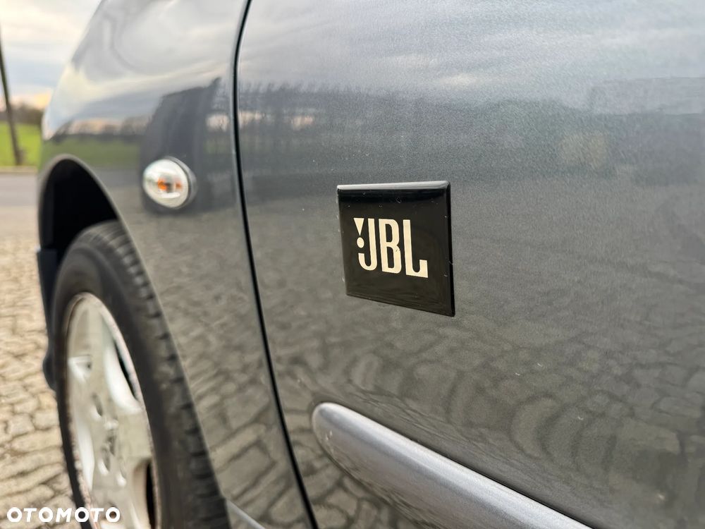Peugeot 206 75 JBL - 12