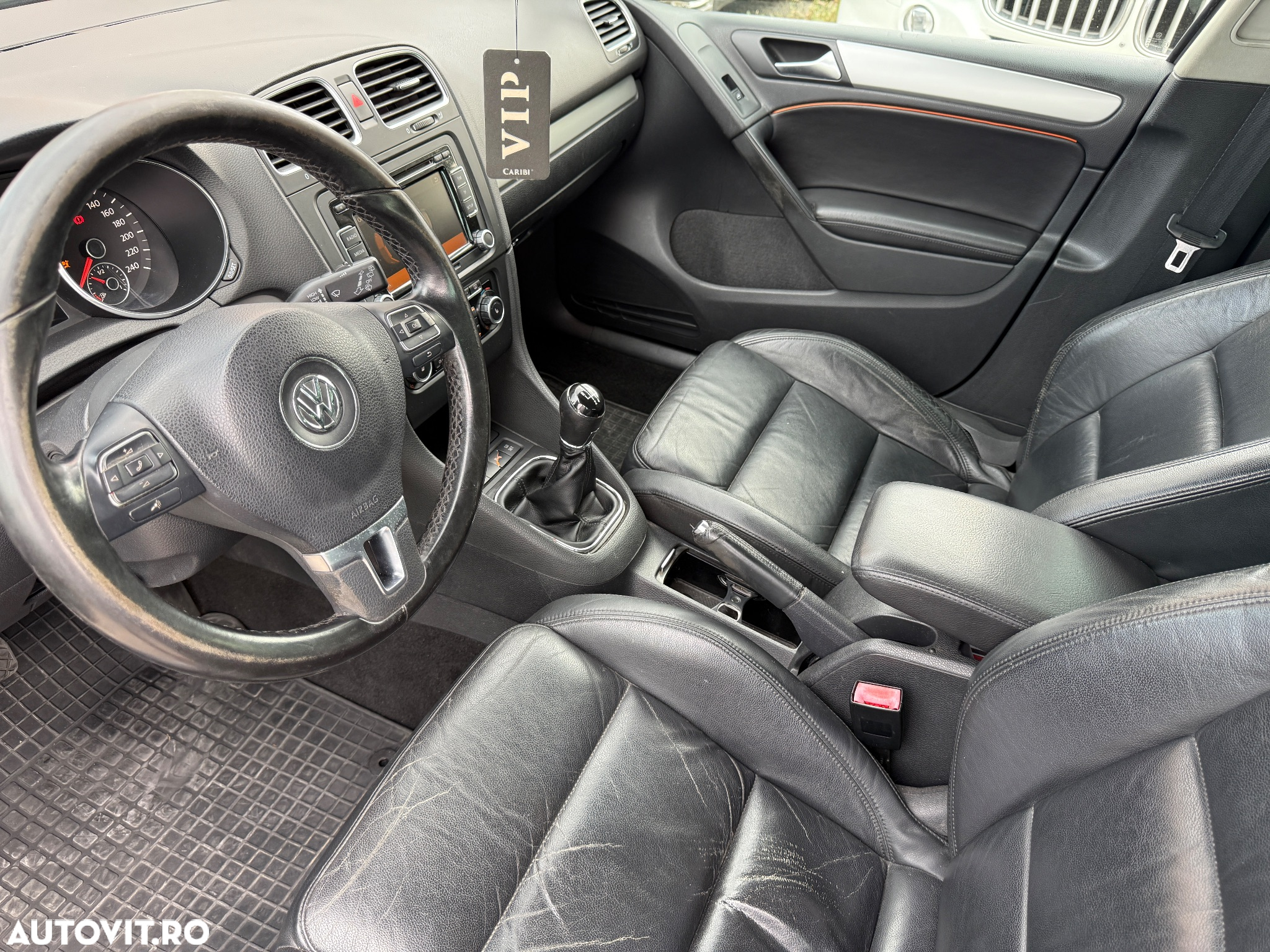 Volkswagen Golf 2.0 TDI DPF Highline - 13