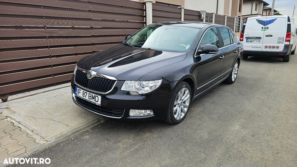 Skoda Superb Combi 2.0 TDI Elegance DSG - 1