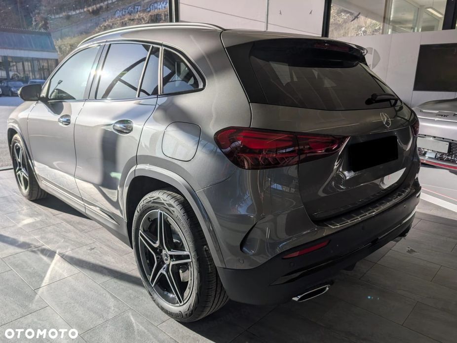 Mercedes-Benz GLA 200 AMG Line - 7